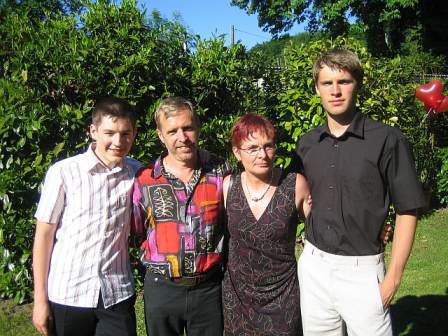 Wir vier (Bild August 2002) (52226 Byte)
